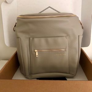 Brand NEW Fawn Design - full size - grey -